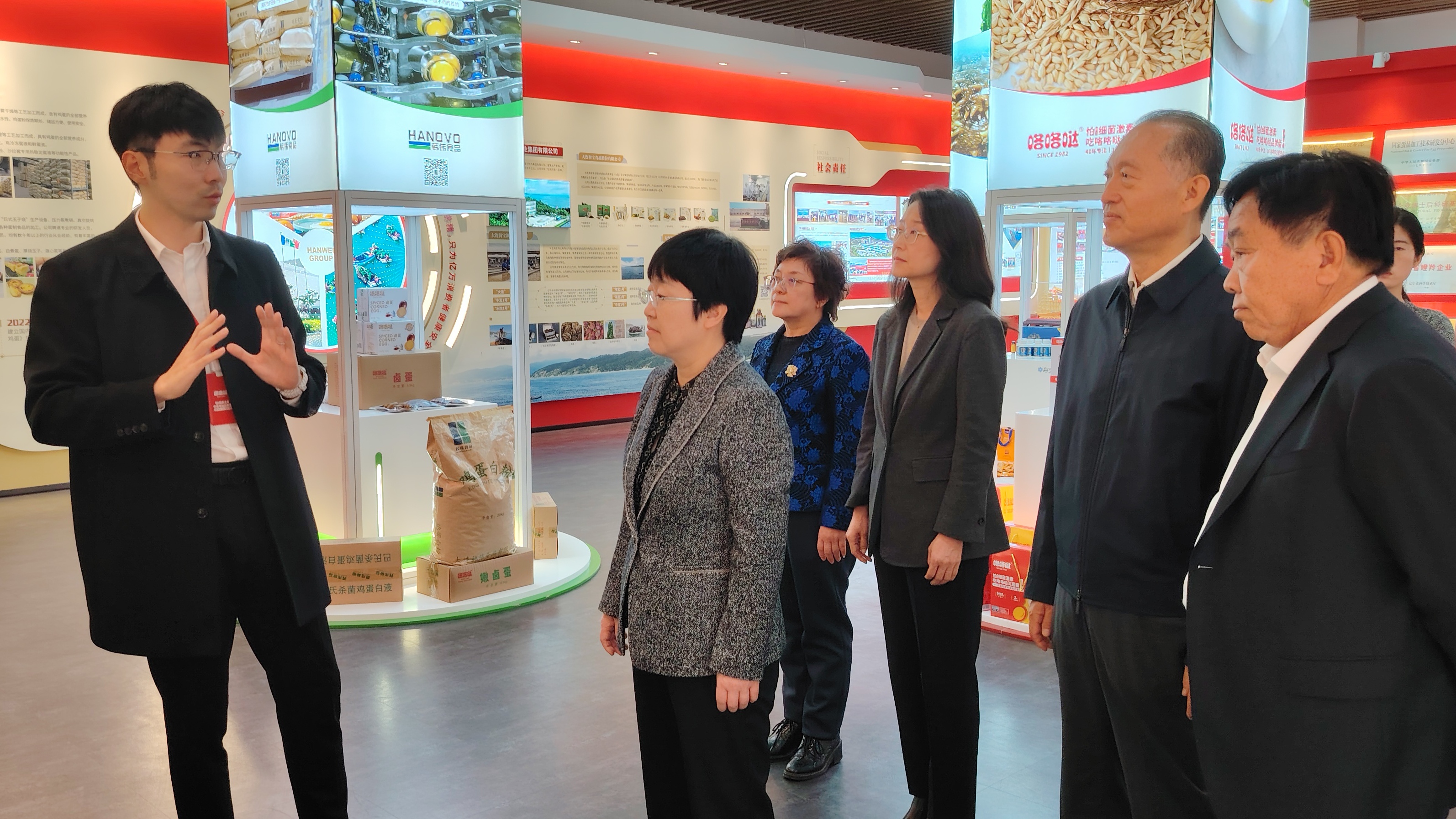 遼寧省副省長、民建省委會(huì)主委郭彩云一行調(diào)研韓偉集團(tuán)