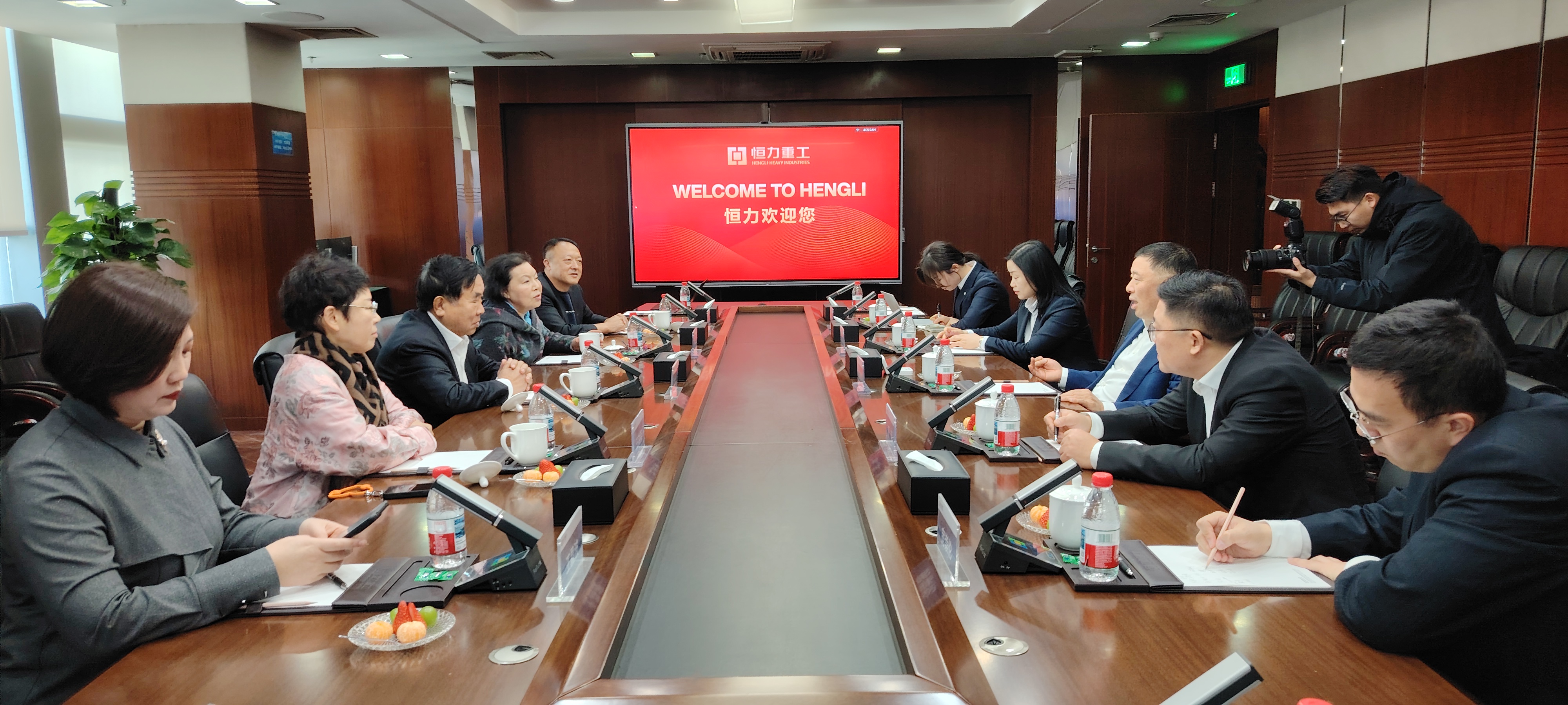 韓偉董事長一行赴恒力集團(tuán)參觀交流